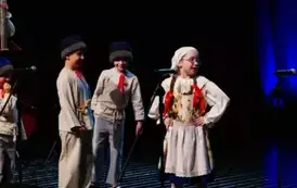 Zesp&oacute;ł Pieśni i Tańca ,,Ziemia Kujawska" oraz Zesp&oacute;ł Folklorystyczny ,,Śmiłowi&oacute;nki" 7