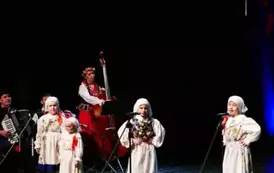 Zesp&oacute;ł Pieśni i Tańca ,,Ziemia Kujawska" oraz Zesp&oacute;ł Folklorystyczny ,,Śmiłowi&oacute;nki" 10